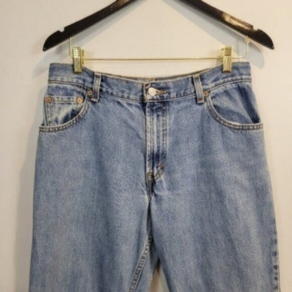 Vintage Levi's 550 Classic Relaxed Fit Tapered Leg High Rise Jeans Light Wash - Picture 4 of 7